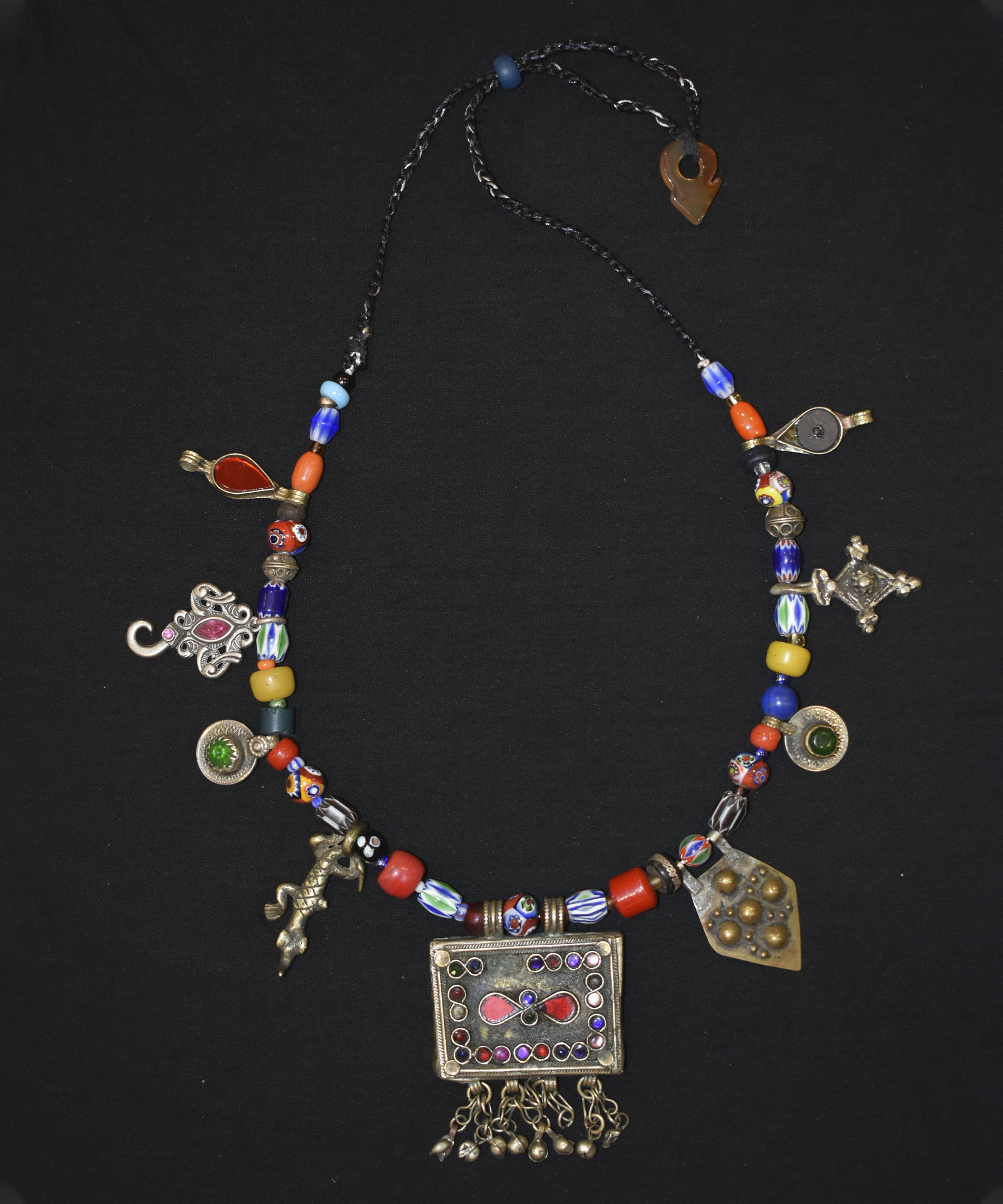 ETHNIC NECKLACE