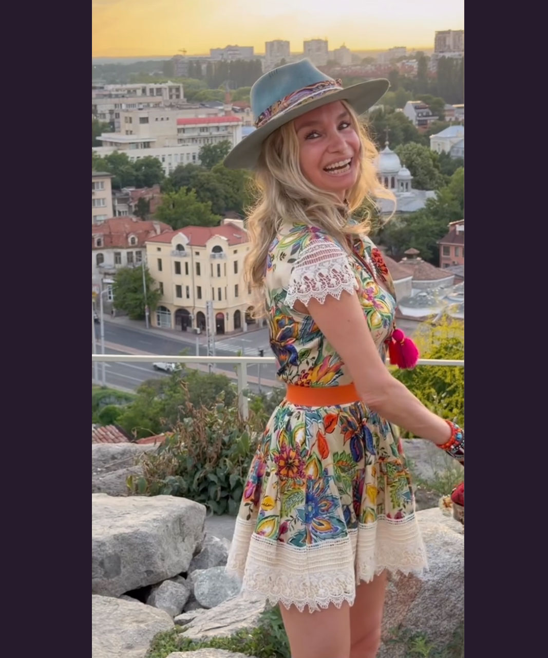 ДИЗАЙНЕРСКА РОКЛЯ SARDINIA