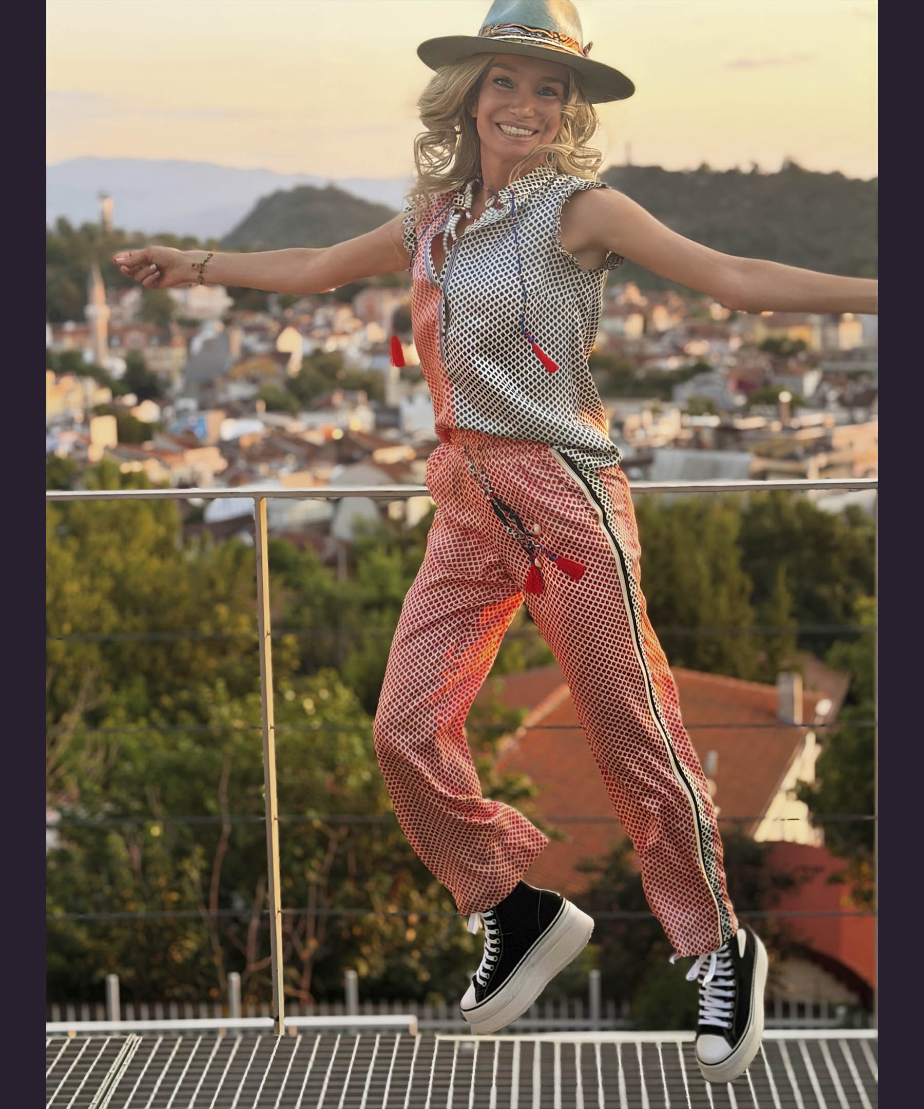 DESIGNER PANTS Red WAVE