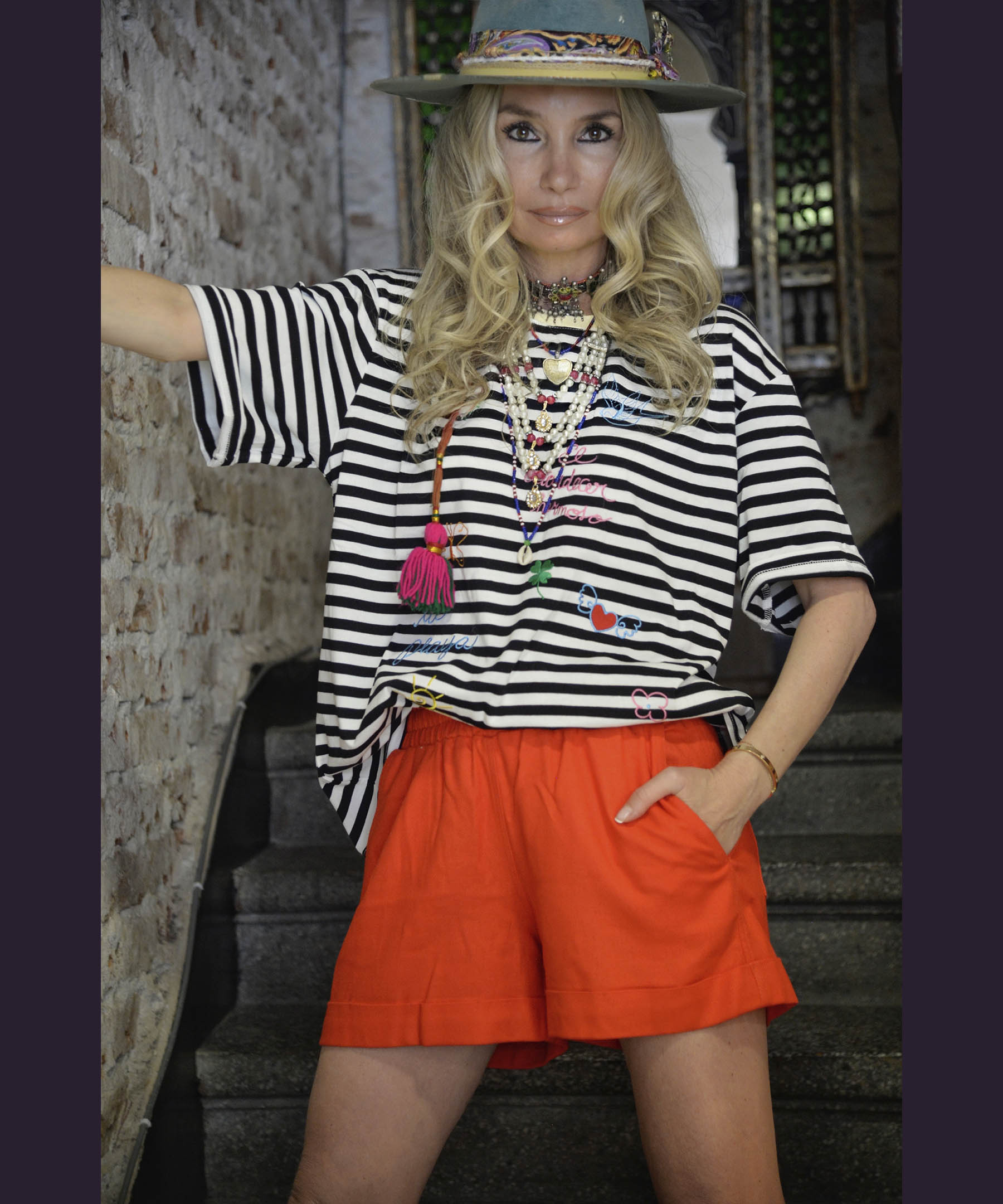 BERMUDA SHORTS SUMMER IN RED
